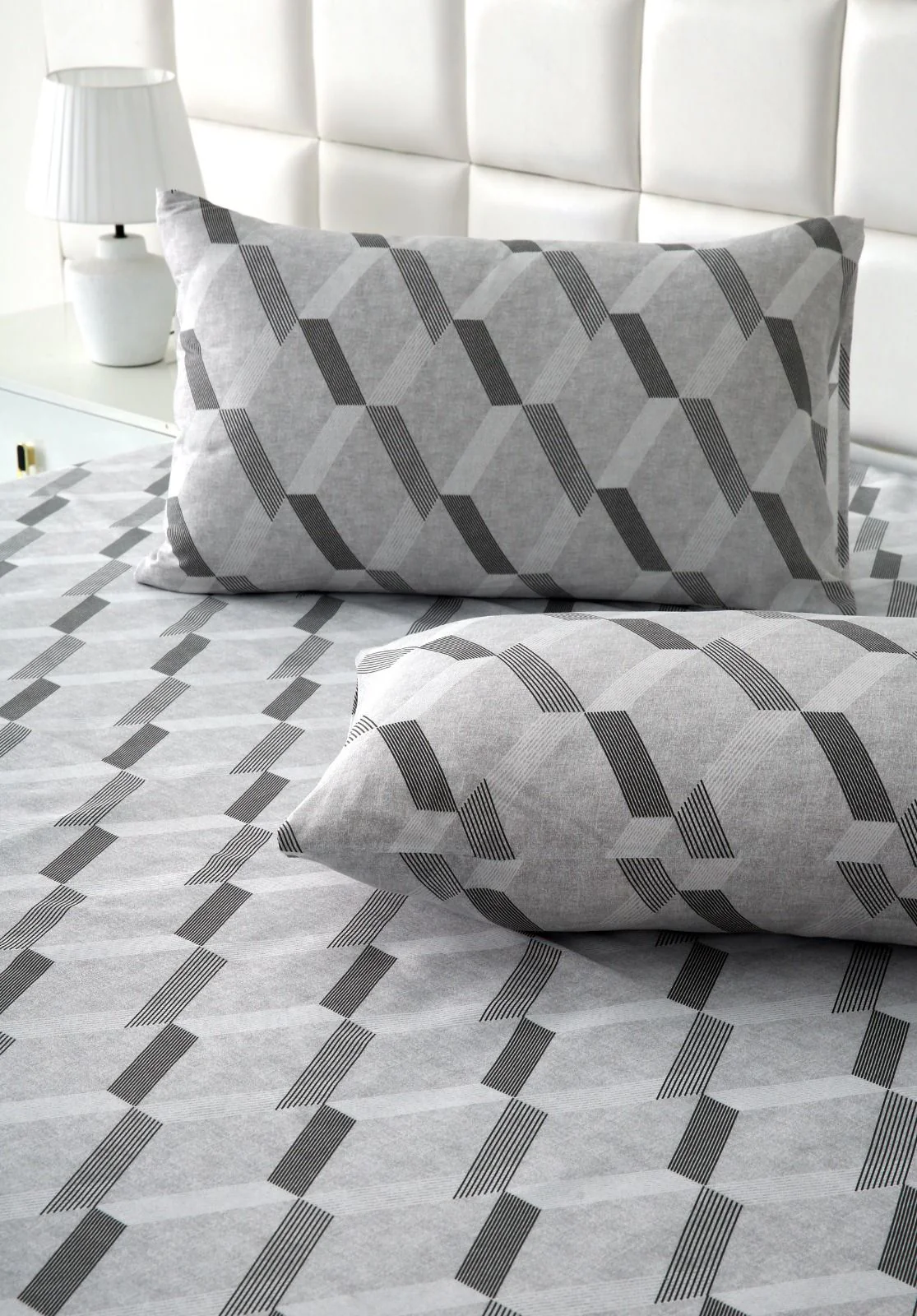3 PCs Double Bed Sheet-Sliver Triangles - Image 3
