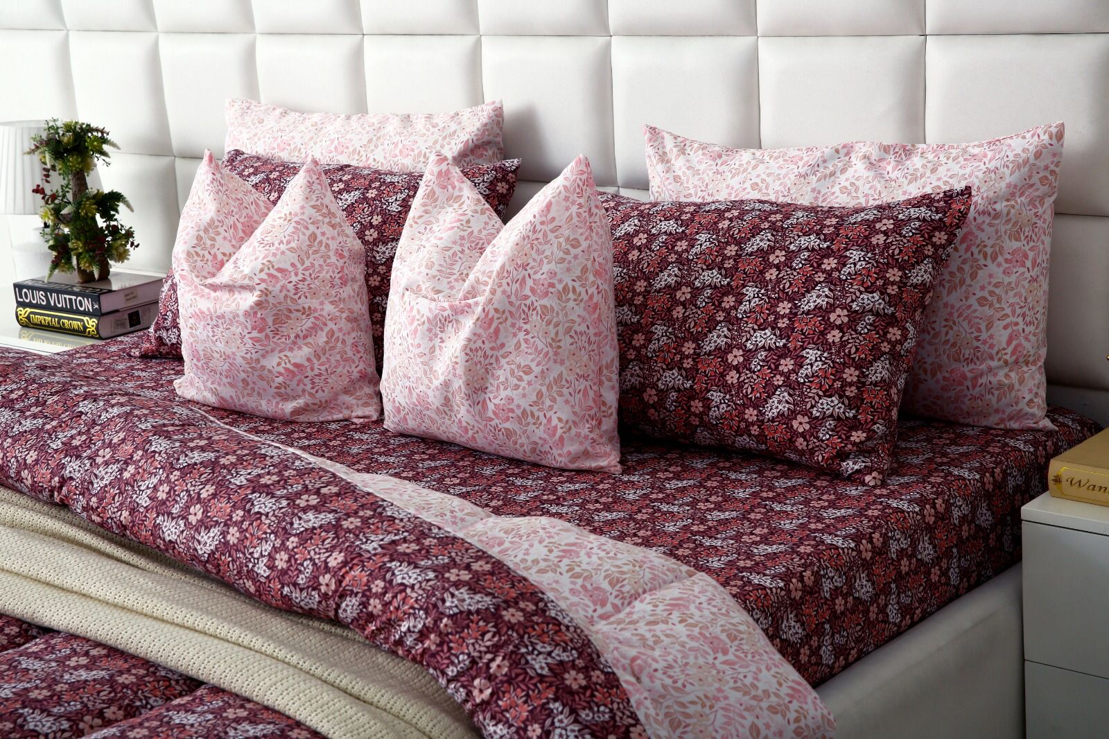 8 PCs Winter Razai Set-Daisy Day - Image 12