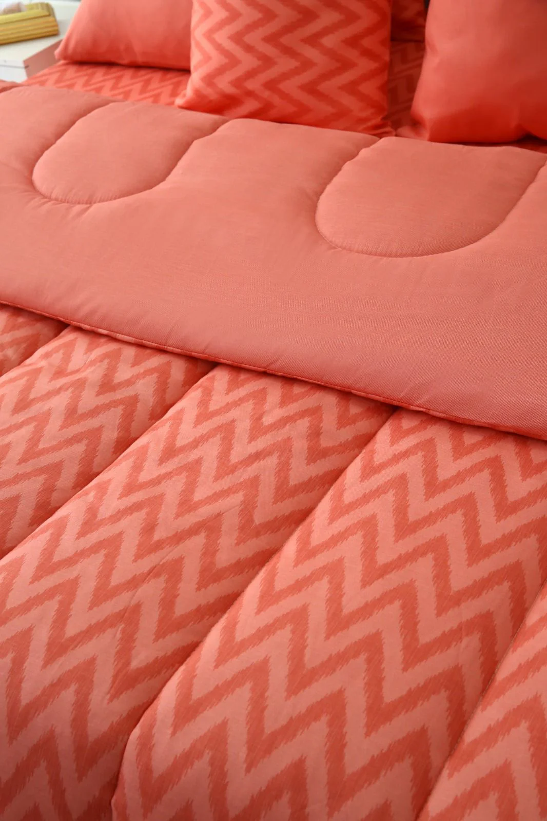 8 PCs Winter Razai Set-Peach Chevron - Image 7