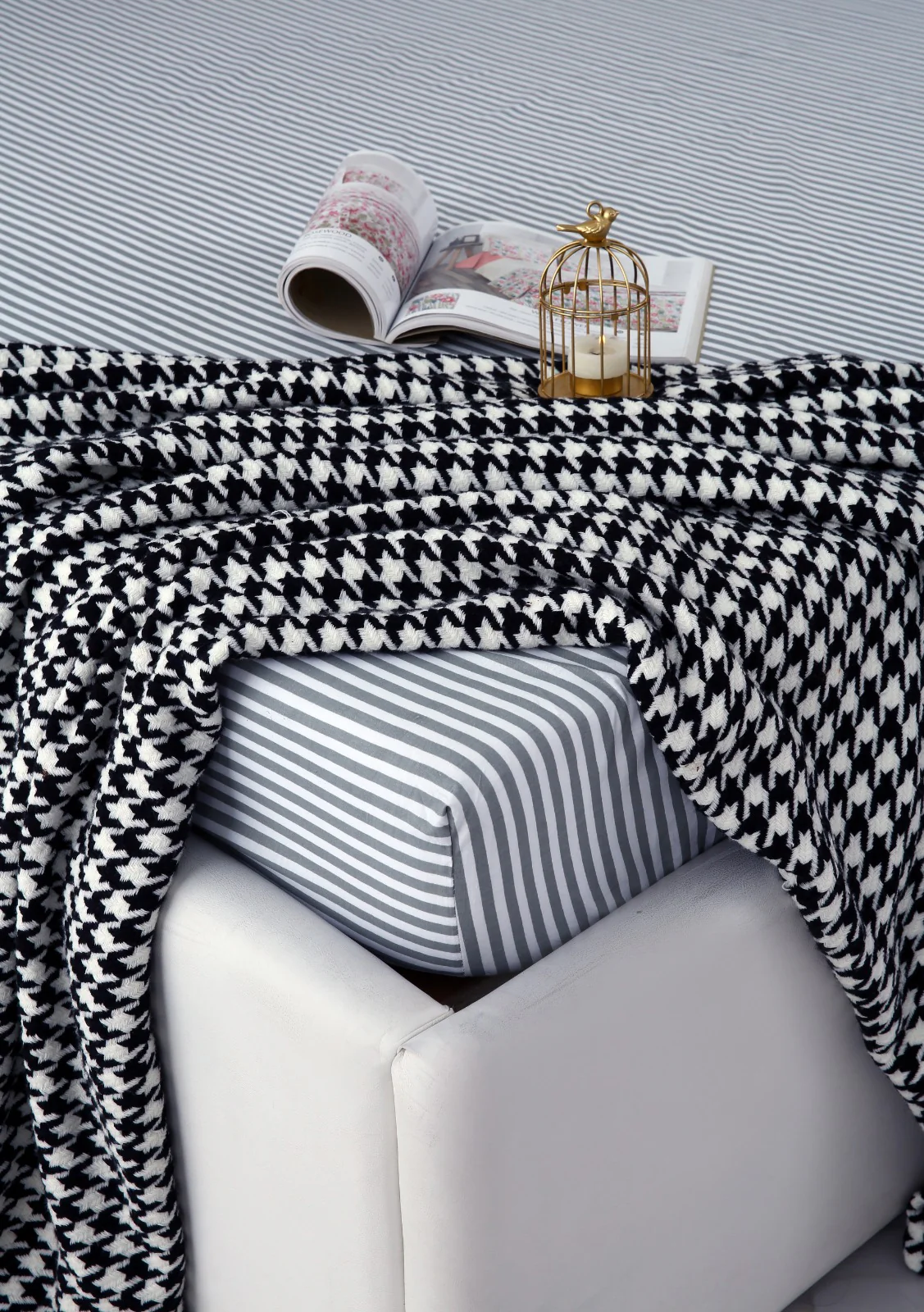 Zipper Mattress Cover Printed-Grey Stripes - Image 5